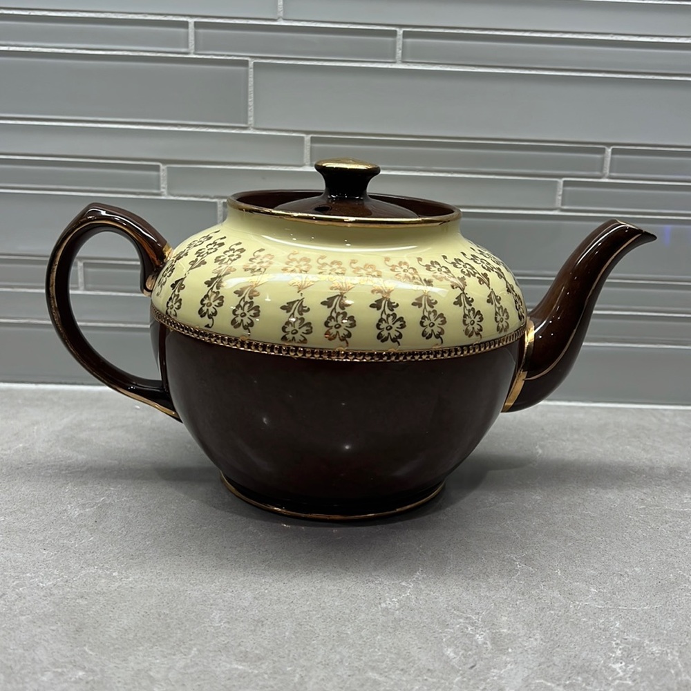 Vintage Sadler Teapot